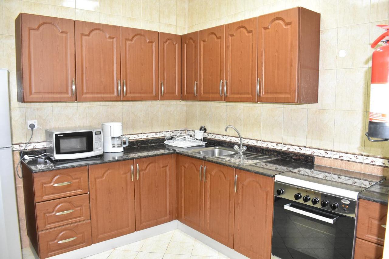 Al Misrea Tower Apartment Al-Manamah Bagian luar foto