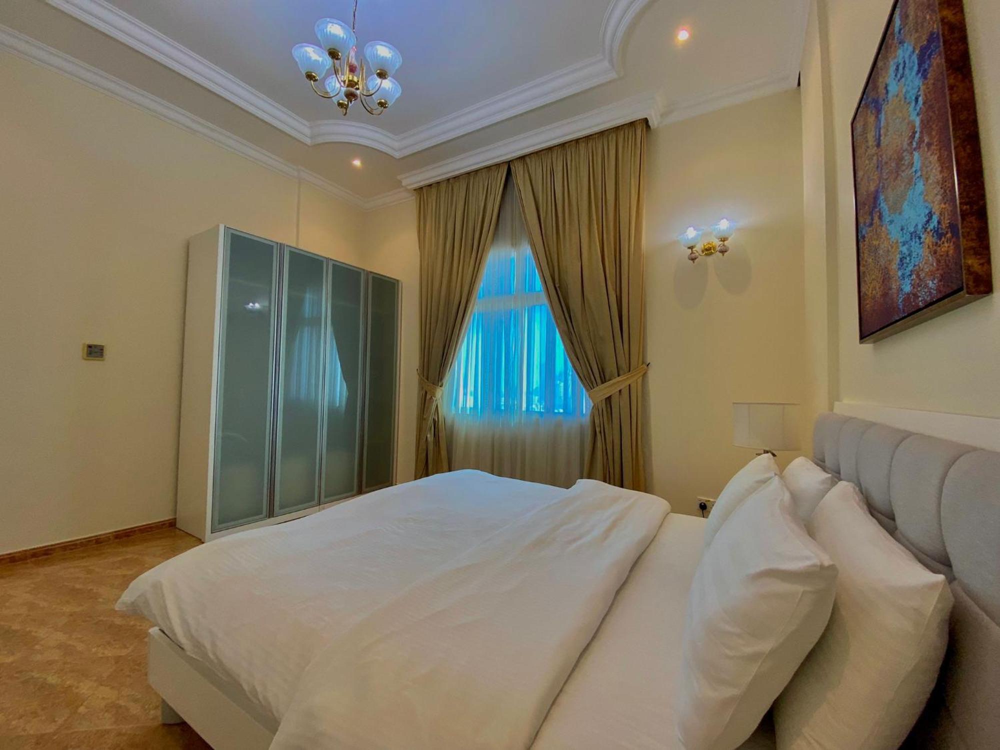 Al Misrea Tower Apartment Al-Manamah Bagian luar foto